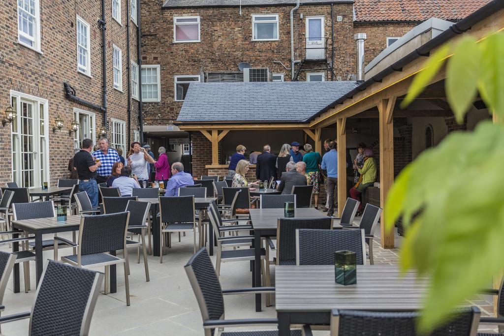 The Golden Fleece Hotel, Thirsk, North Yorkshire Eksteriør bilde