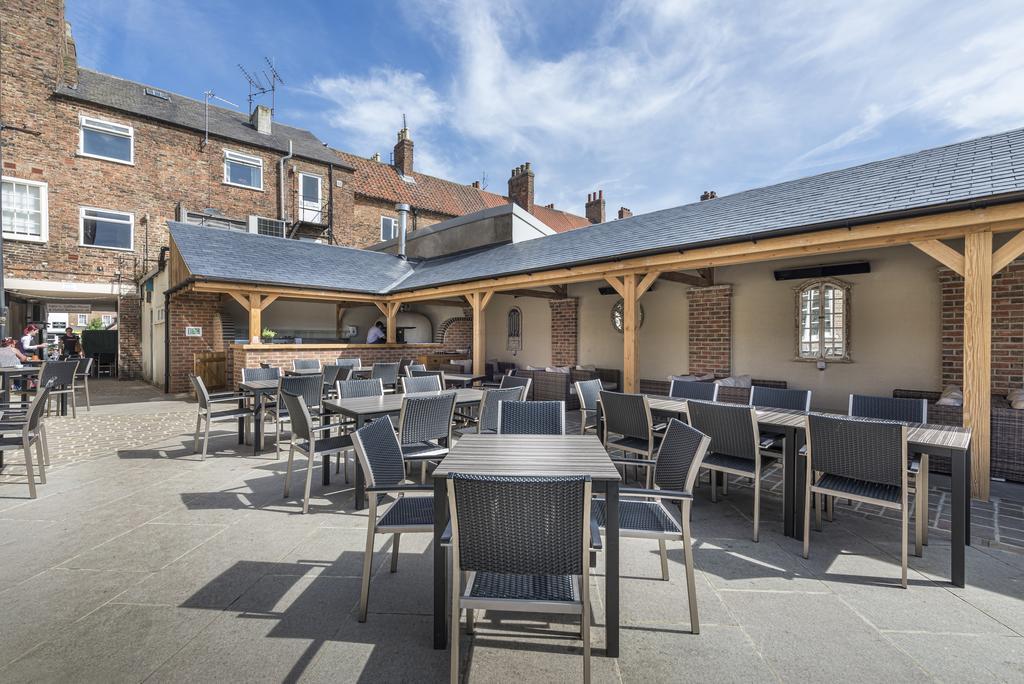 The Golden Fleece Hotel, Thirsk, North Yorkshire Eksteriør bilde